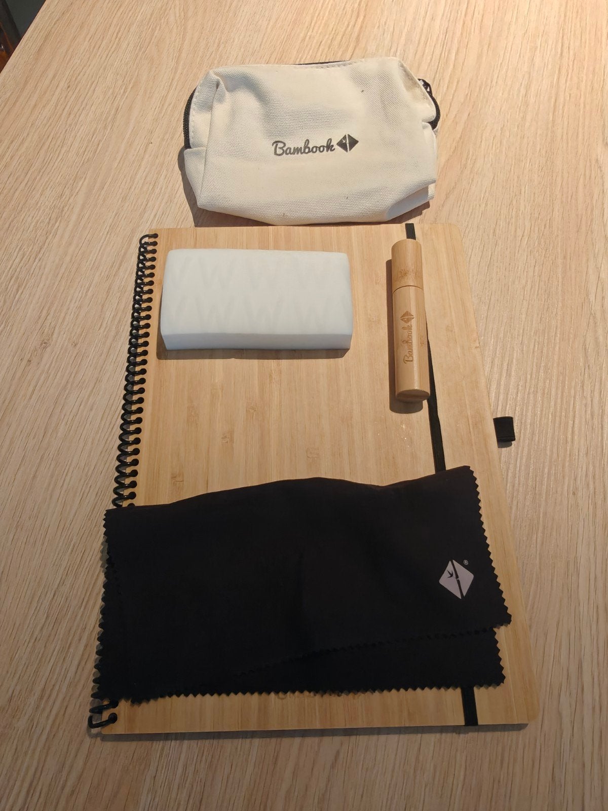 Bambook à couverture rigide A4 + kit de nettoyage, Enlèvement ou Envoi, Utilisé