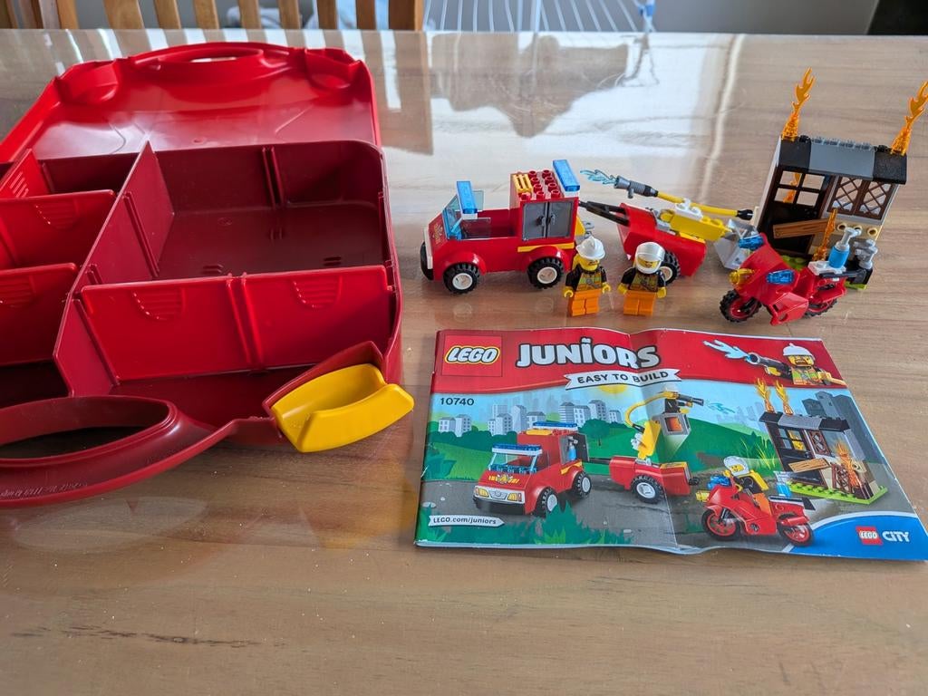 Lego juniors  easy to build 10740 Lego city met koffer, Ophalen, Lego