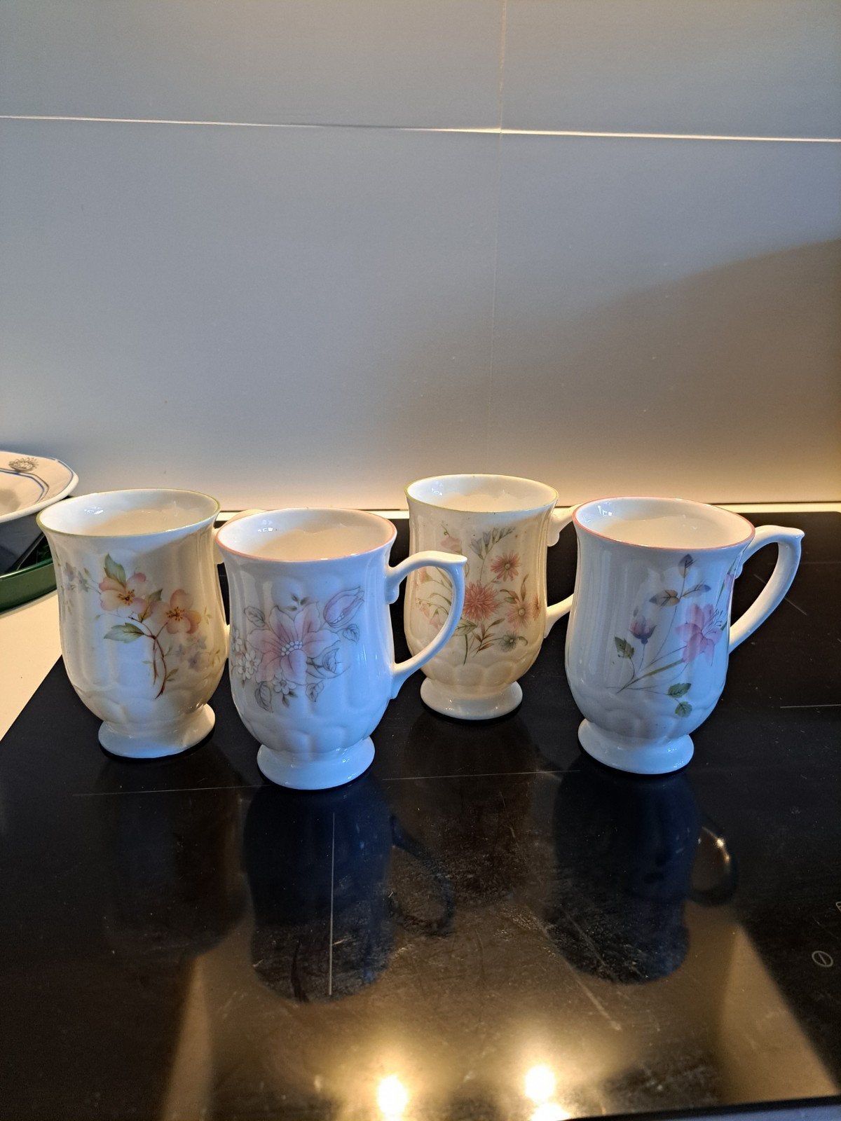 Lot de 4 grandes tasses à café, Utilisé