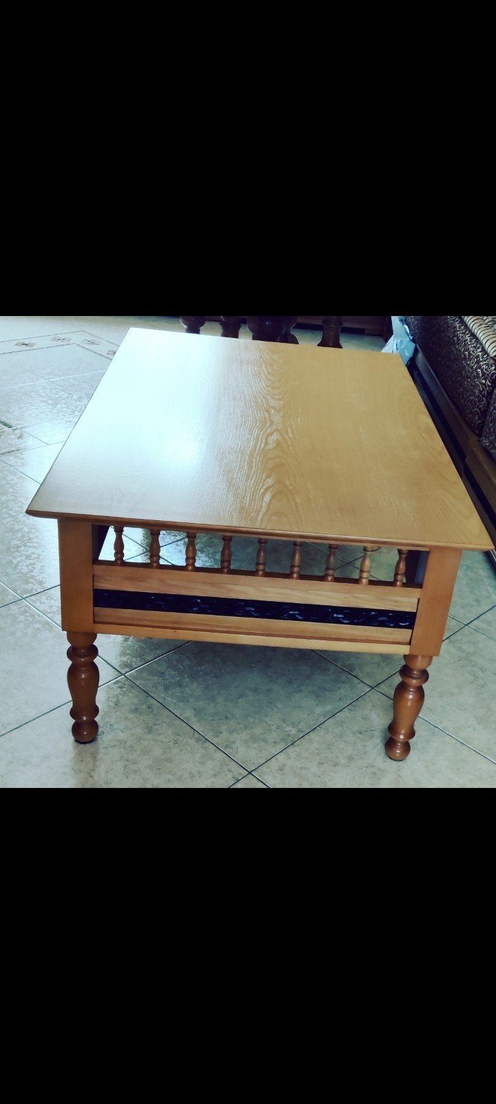 Table basse rectangulaire en bois
solide, Maison & Meubles, Enlèvement, Rectangulaire