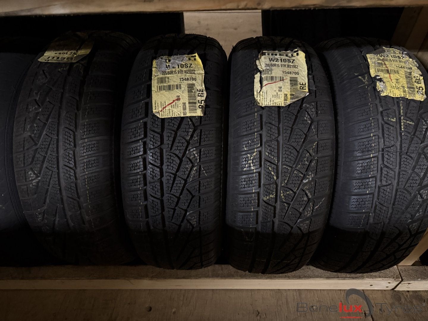 nieuw winter 205/60R15 Pirelli 205/60 R15 205/60/15 2056015, Auto-onderdelen, Banden en Velgen, 15 inch, -, -, Nieuw