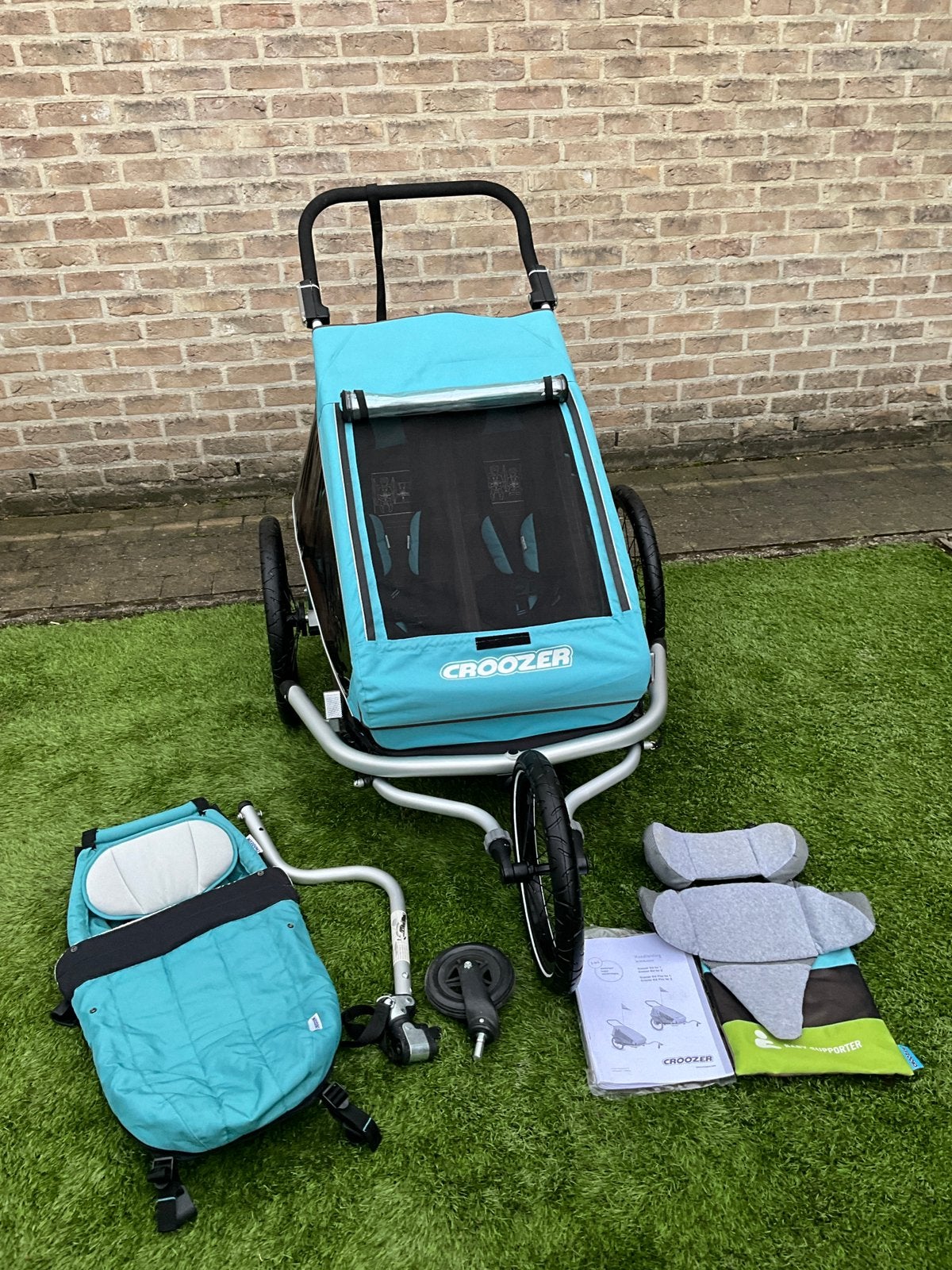 Croozer Kid Plus pour 2 avec suspension et LED (état neuf), 40 à 60 kg, Comme neuf, Enlèvement, Suspension