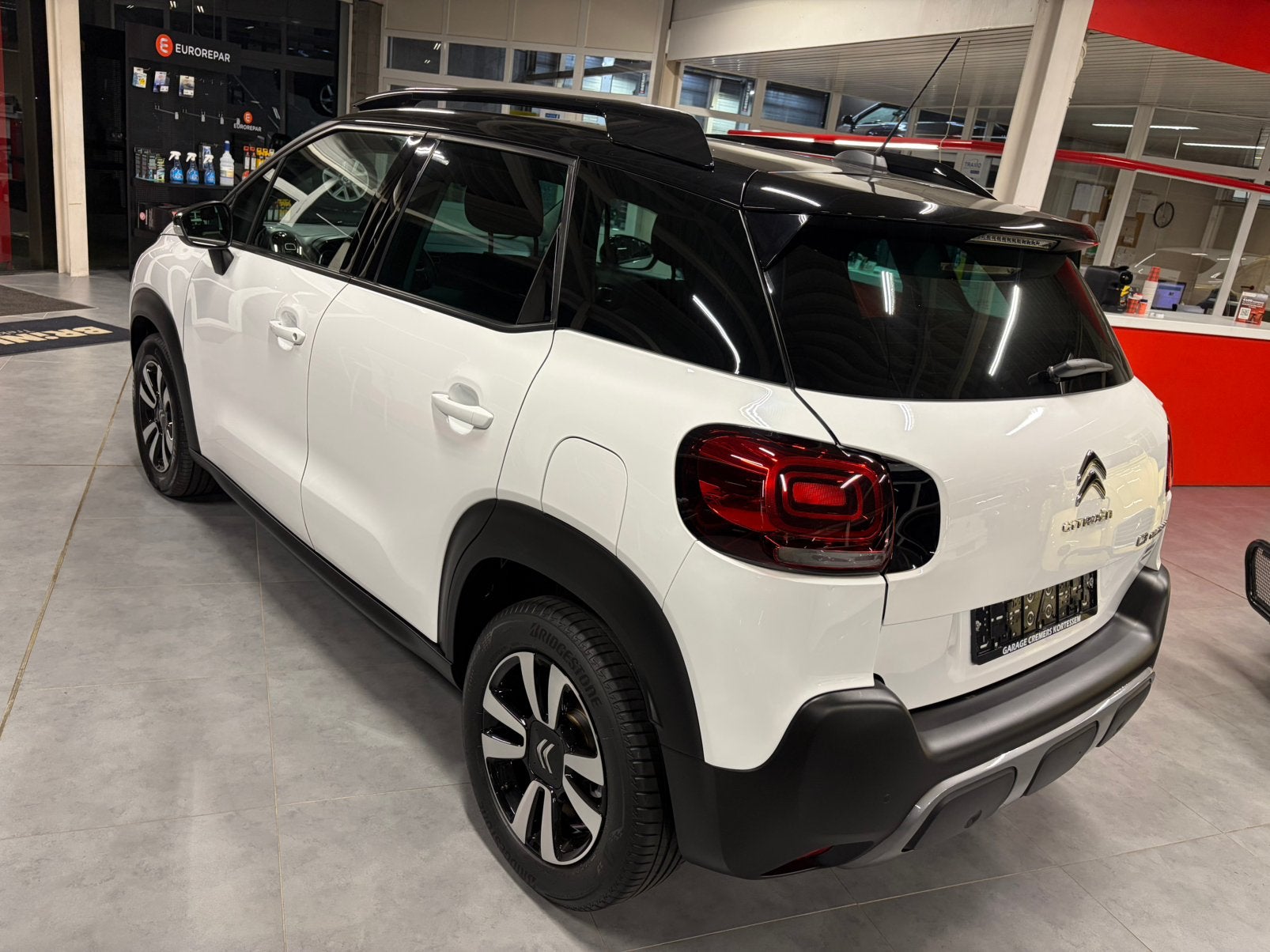 Citroën C3 Aircross 1.2i Shine, Voorwielaandrijving, 1199 cc, Wit, Bedrijf