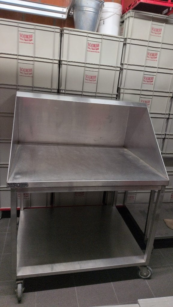 Grande table en acier inoxydable sur roulettes - 400€, Enlèvement, Utilisé, Mobilier en inox