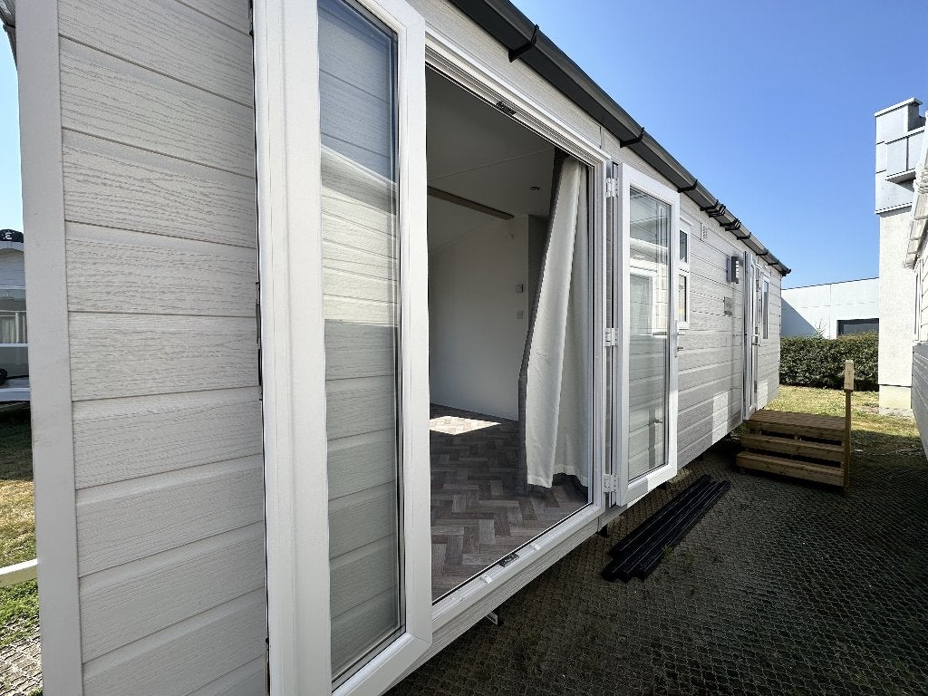 Retraite 900 x 370 cm — 2 chambres, Caravanes & Camping