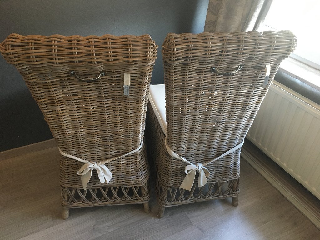2 stoelen met kussentjes zo goed als nieuw, Enlèvement