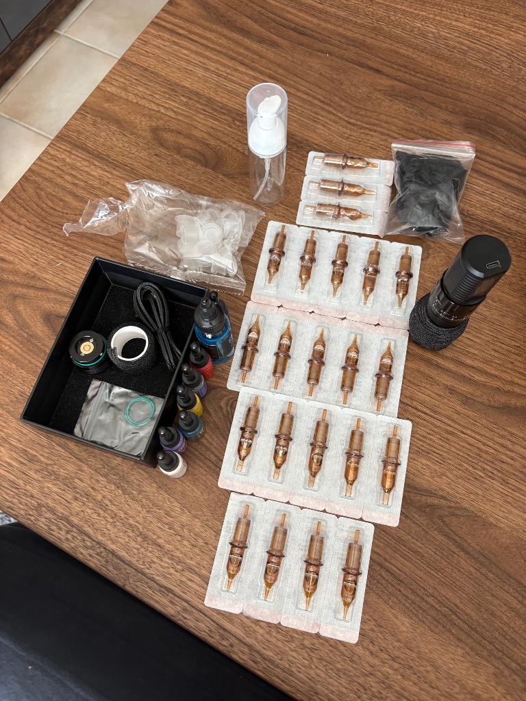 Tattoo machine inclusief toebehoren, Enlèvement, Comme neuf, Autres types