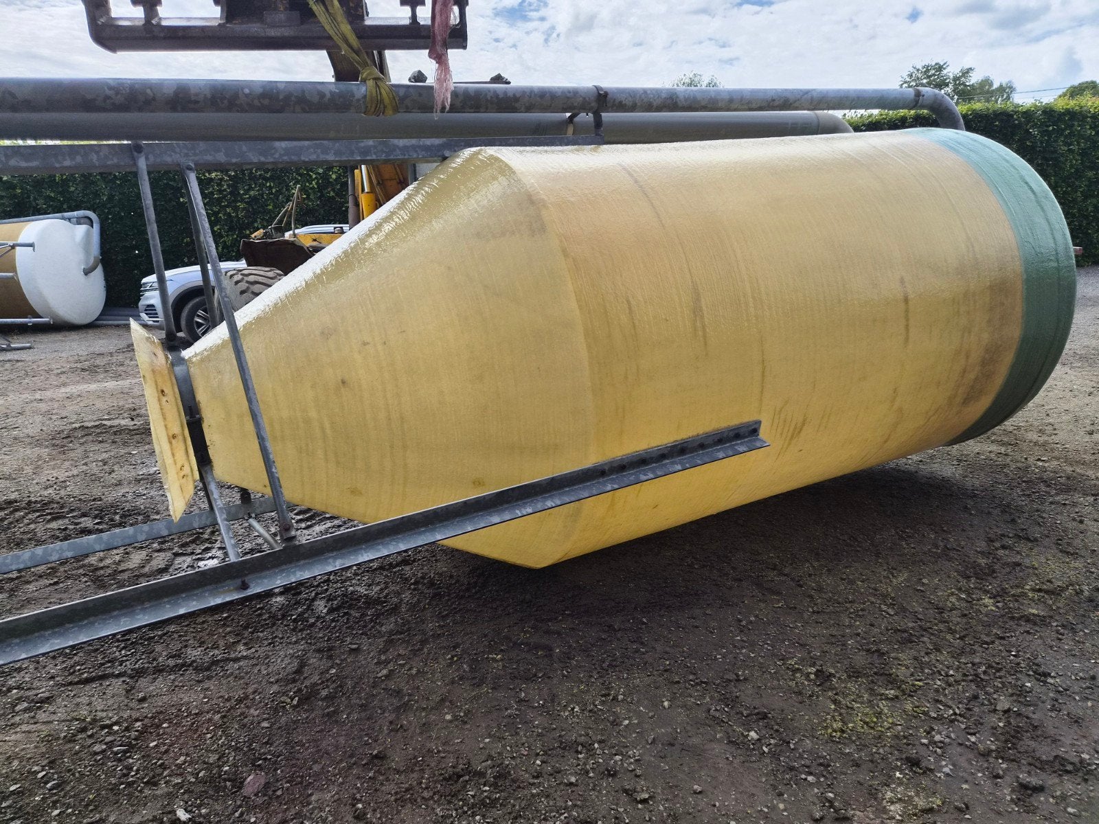 SILO POLYESTER: 4 TONNES., Ophalen of Verzenden