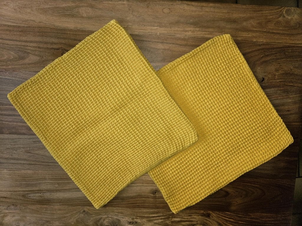 Lot 2 housses coussin moutarde ocre décoration, Ophalen of Verzenden, Gebruikt, Kussenhoes
