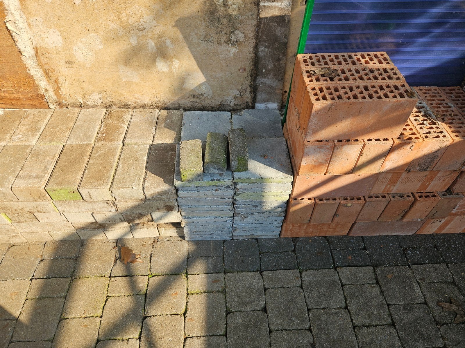 Overschot Bouwmaterialen, Enlèvement