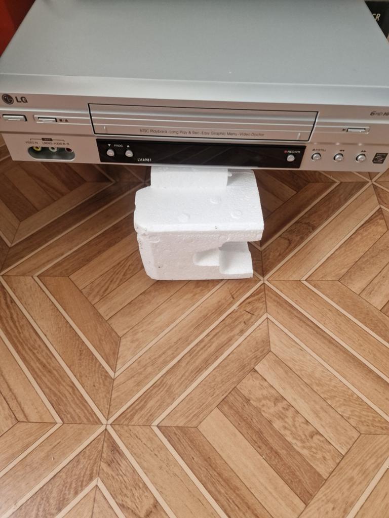 VHS LG LV4981 – ÉTAT NEUF EN BOÎTE, Audio, Tv en Foto, DVD spelers, Ophalen of Verzenden, LG