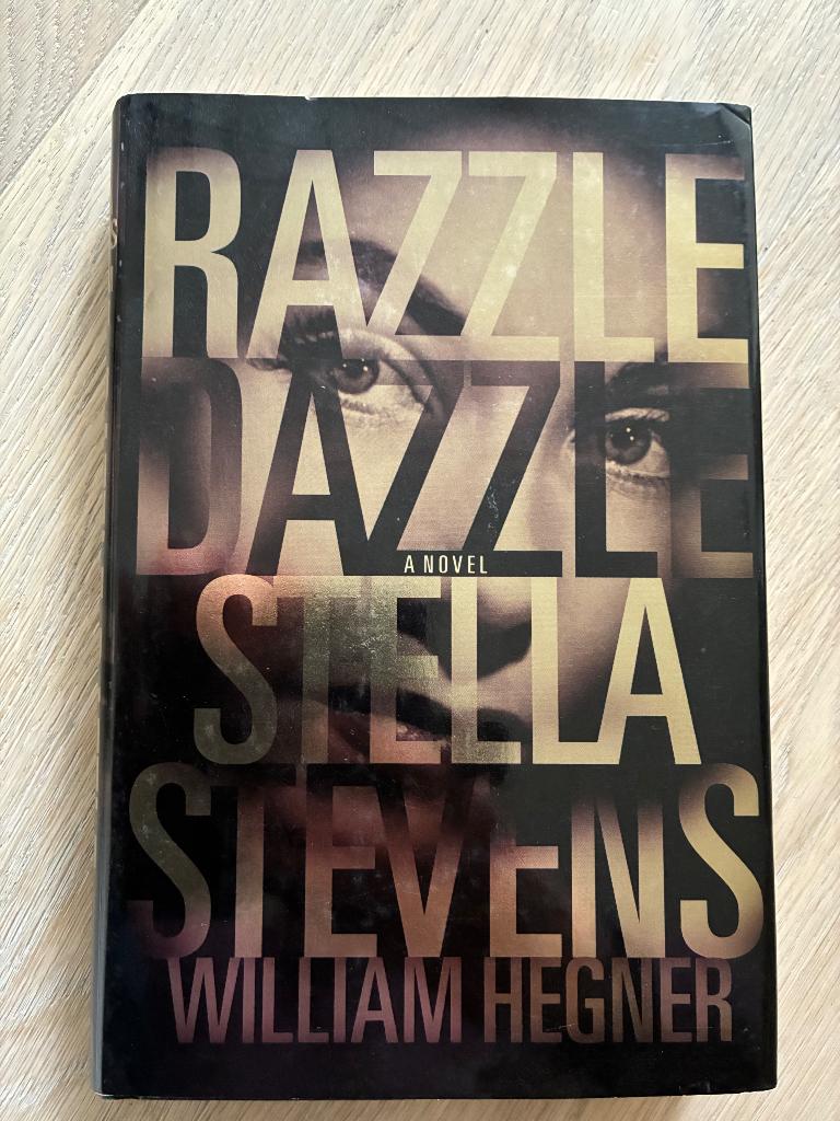 Stella Stevens Razzle Dazzle Elvis Presley gesigneerd boek, Personen, Nieuw, Ophalen of Verzenden, Stella Stevens