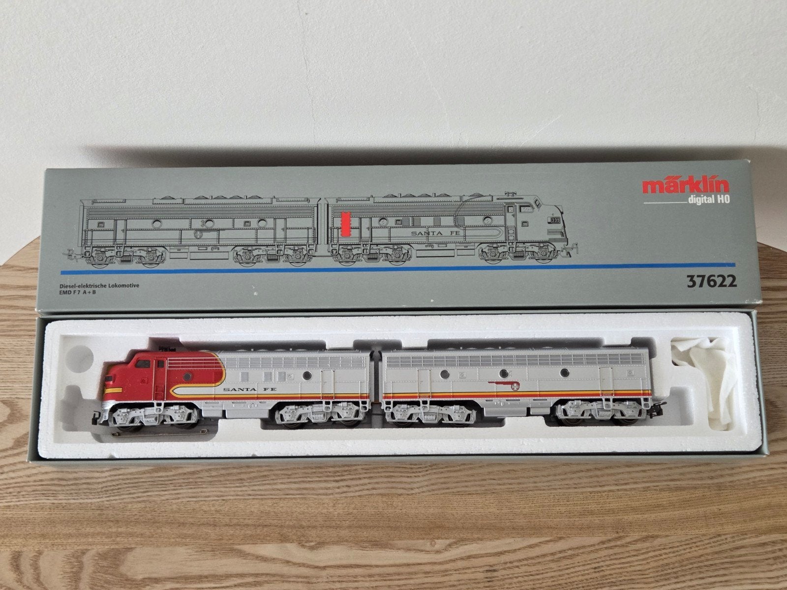 Marklin H0 37622 Dieselloc EMD F 7 A + B van de Sante Fe, Hobby & Loisirs créatifs, Trains miniatures | HO, Enlèvement ou Envoi