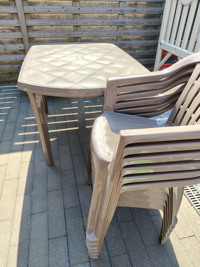 Stoelen met tafel, Ophalen, Gebruikt, Plastic
