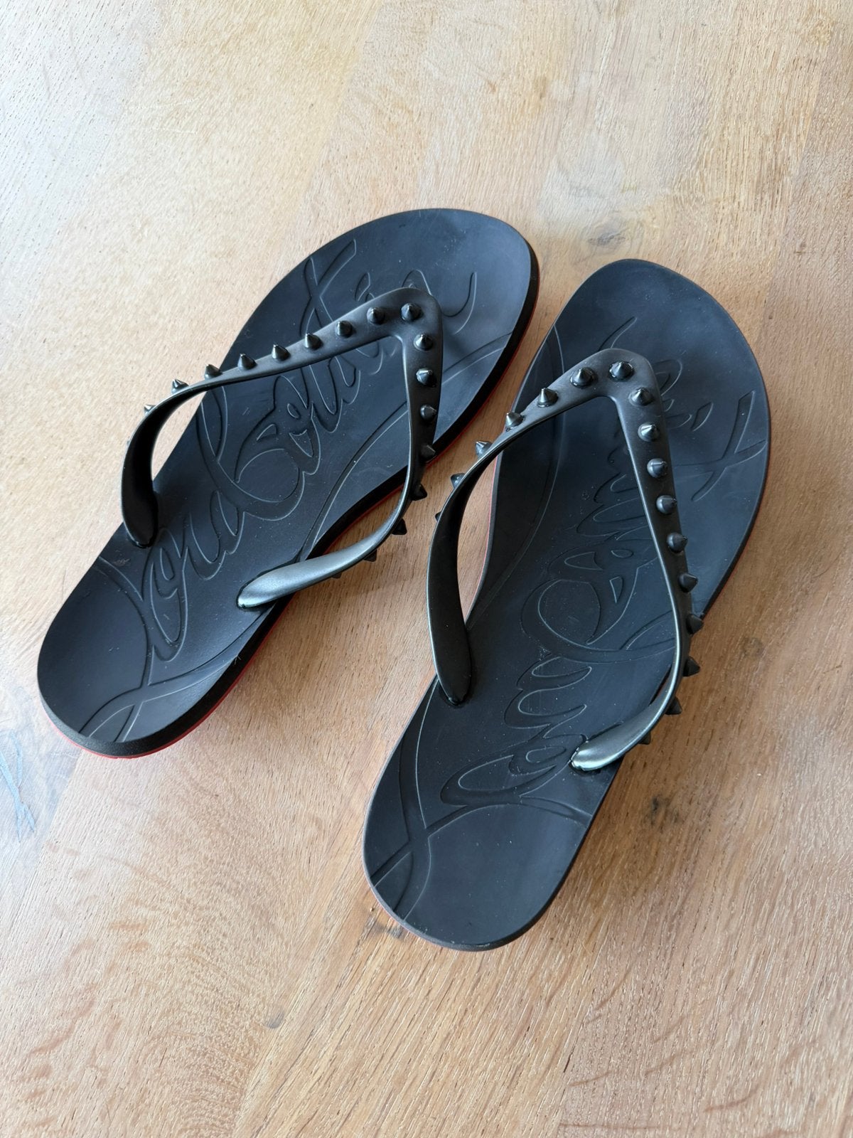 Originele e Christian Louboutin Super Loubi slippers maat 43, Kleding | Dames, Schoenen, Ophalen, Zo goed als nieuw, Slippers