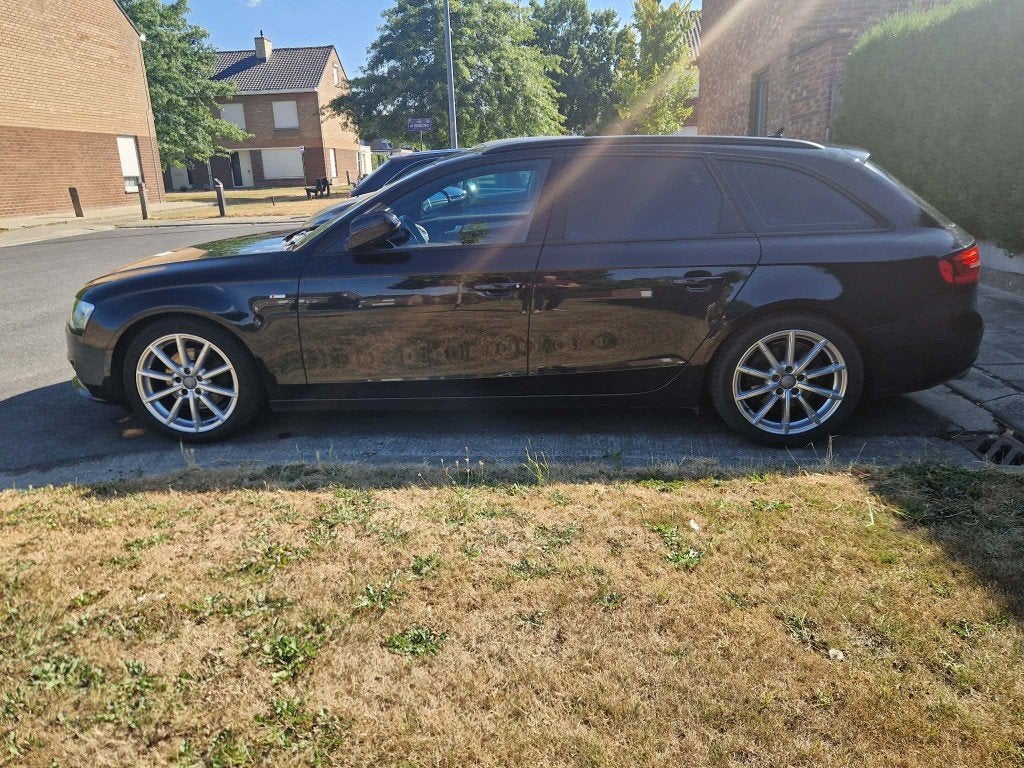 Audi a4 S-line, Auto's, Voorwielaandrijving, Dealer onderhouden, Zwart, Particulier