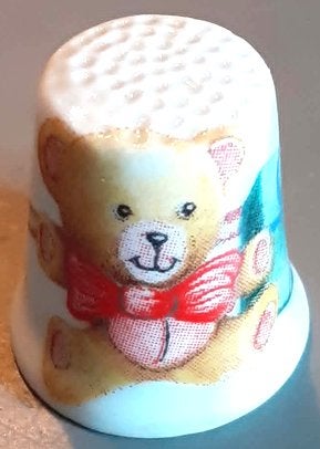 dés a coudre de collection serie ourson (8), Enlèvement ou Envoi, Comme neuf, Porcelaine