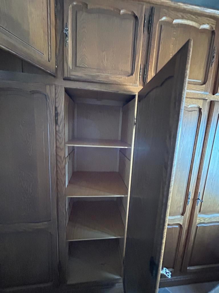 Garde robe et 2 tables de chevet, Maison & Meubles, Enlèvement, Comme neuf, Chêne