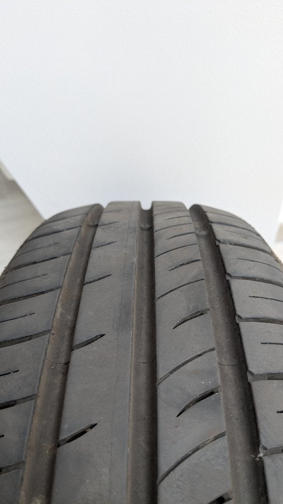 Kumho Ecowing 185/65/R15 88H | Nog geen 5000km mee gereden!, Auto-onderdelen, Banden en Velgen, Ophalen, 15 inch, Nieuw, 185 mm