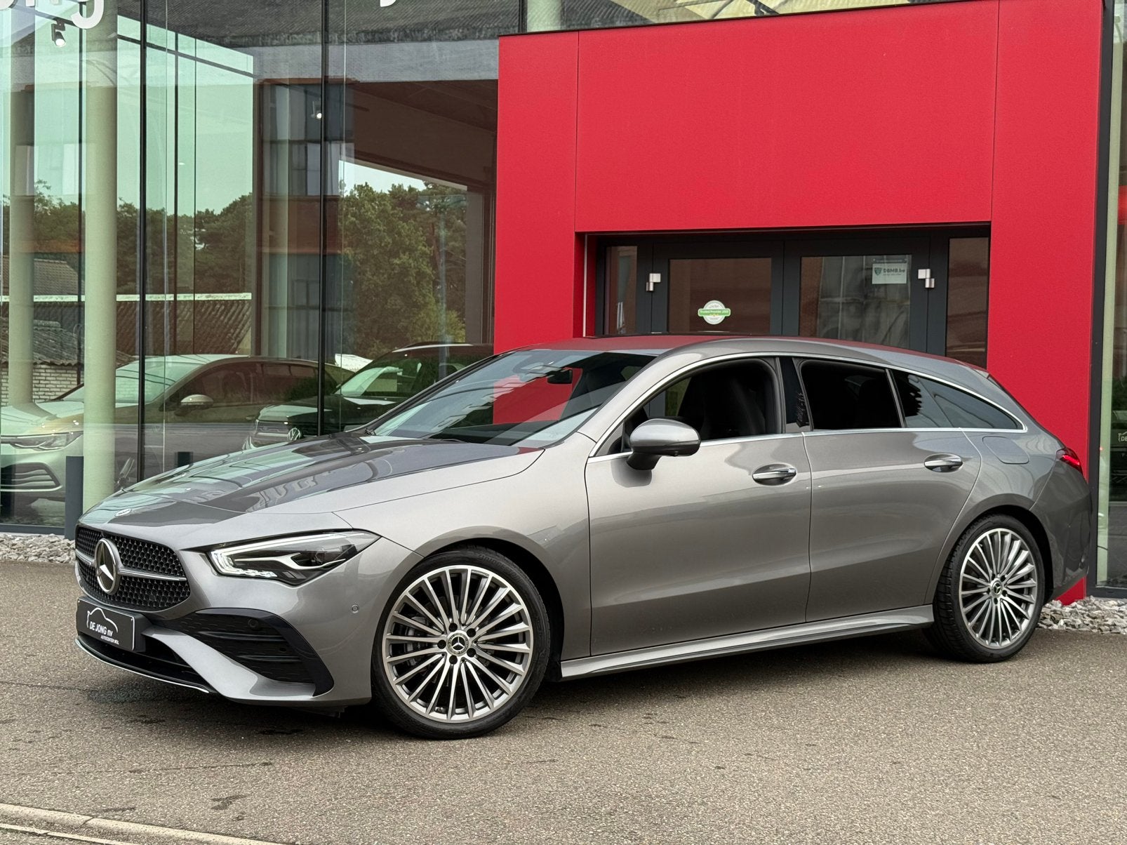 Mercedes CLA180 Facelift AMG BoMVoLLe OptieS  1ste eigenaar, 4 cilinders, Hybride Elektrisch/Benzine, 145 g/km, Te koop