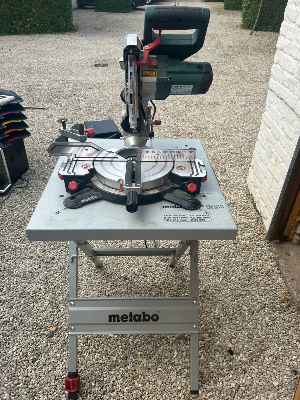 Metabo Afkortzaag KS 216 M + tafel + 2 zaagbladen., Doe-het-zelf en Bouw, Gereedschap | Zaagmachines, Zo goed als nieuw, Afkortzaag