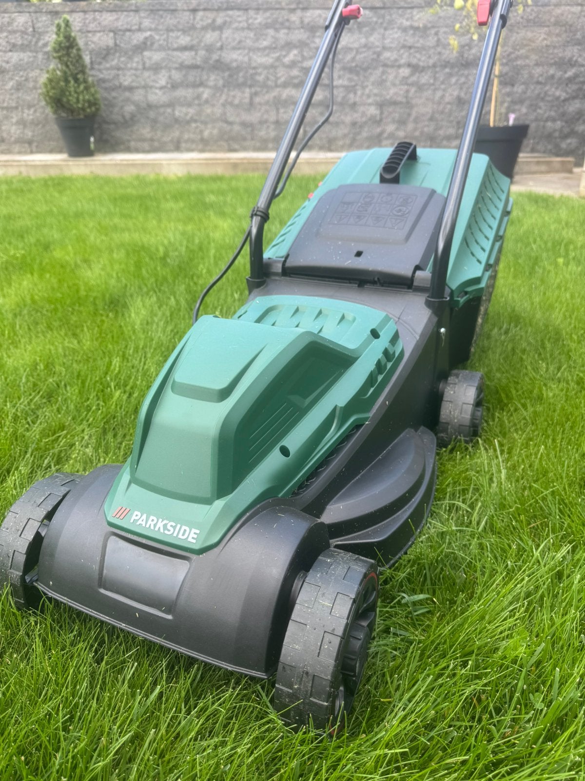 Parkside Elektrische Grasmaaier 1300W, Slechts 2x Gebruikt, Tuin en Terras, Grasmaaiers, Ophalen, Elektrische grasmaaier, Zo goed als nieuw