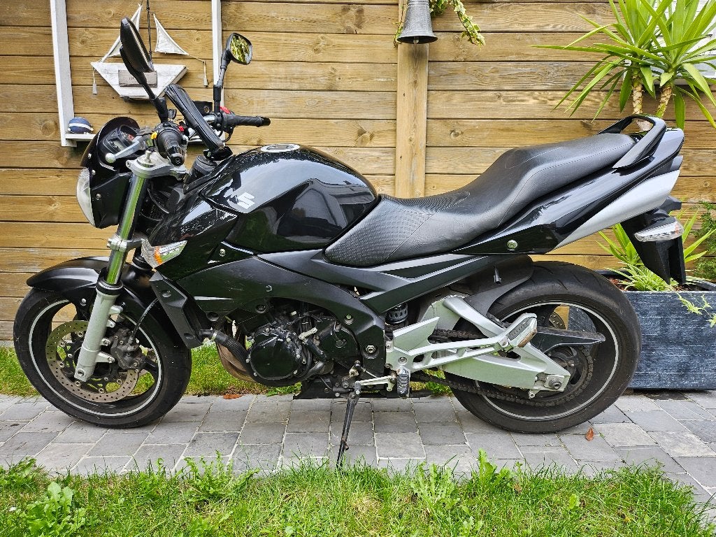 Moto Suzuki GSR 600, 599 cm³, Occasion, Plus de 35 kW, Manuelle