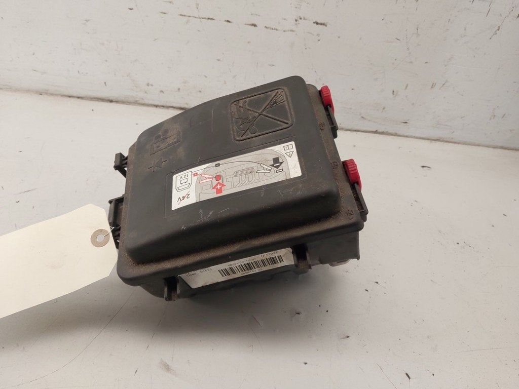 ZEKERINGKAST Peugeot 208 II (UB / UH / UP) (01-2019/-), Kontakt-peugeot@peugeot.com, Gebruikt, Peugeot Deutschland GmbH, Bahnhofsplatz
65423  Rüsselsheim, DE