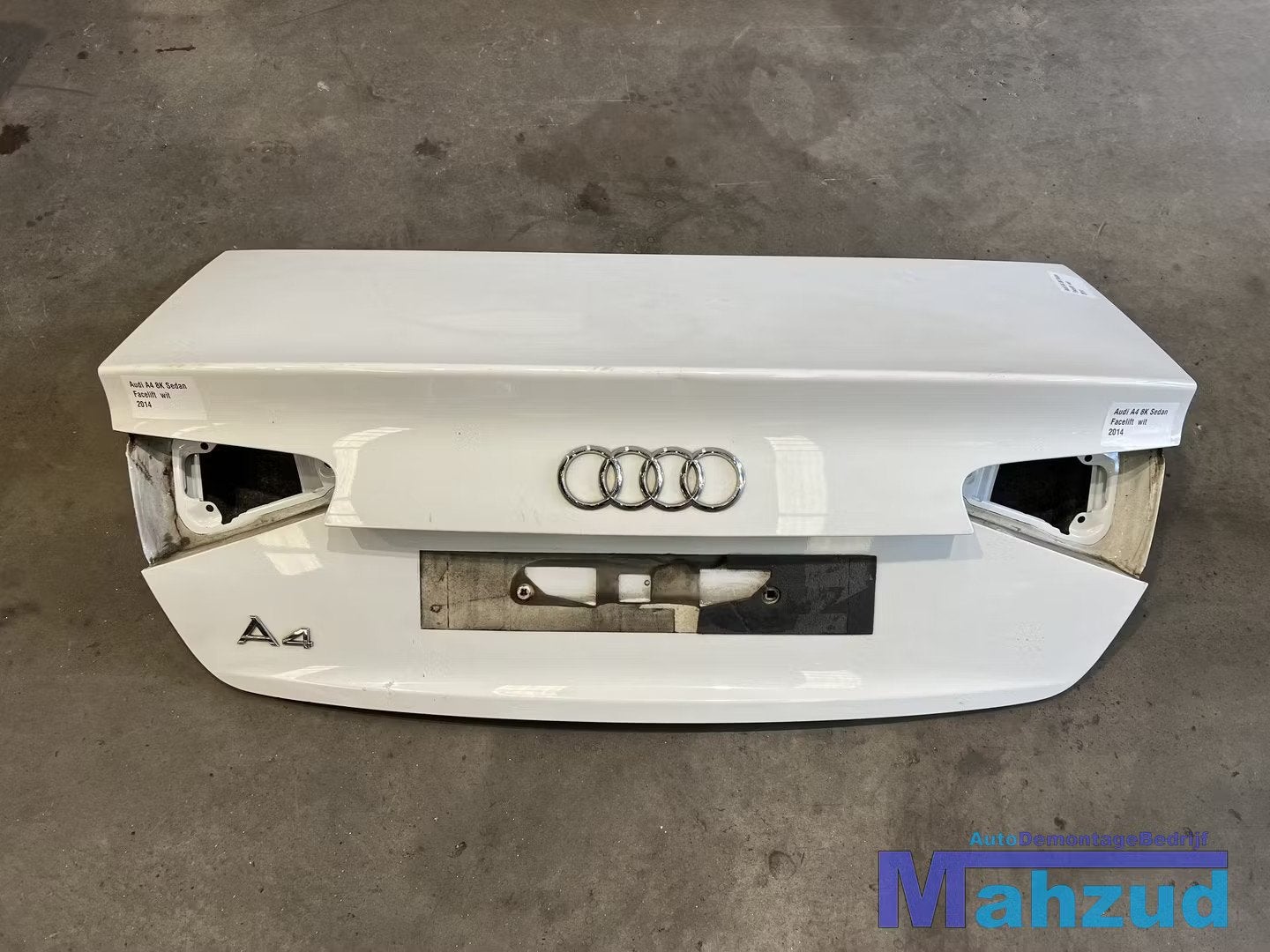AUDI A4 B8 8K sedan FACELIFT Wit achterklep 2012-2015, Autos : Pièces & Accessoires, Arrière, AUDI AG, Auto-Union-Strasse 1
85045  Ingolstadt, DE