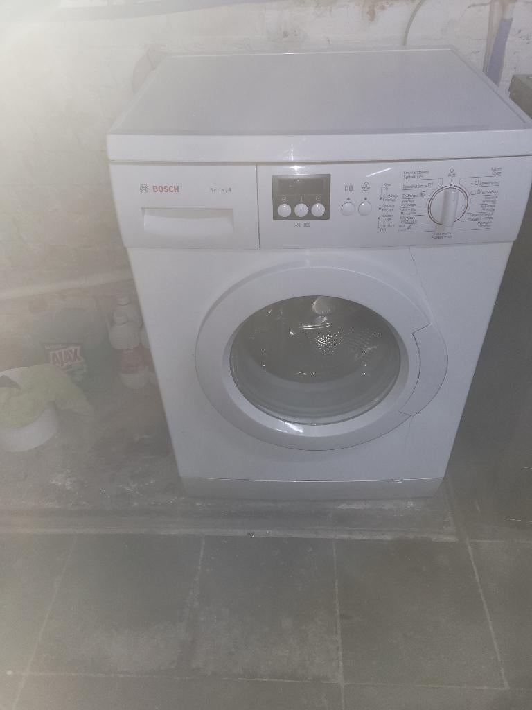 lave linge, 1200 à 1600 tours, 6 à 8 kg, Classe énergétique A ou plus économe, Chargeur frontal