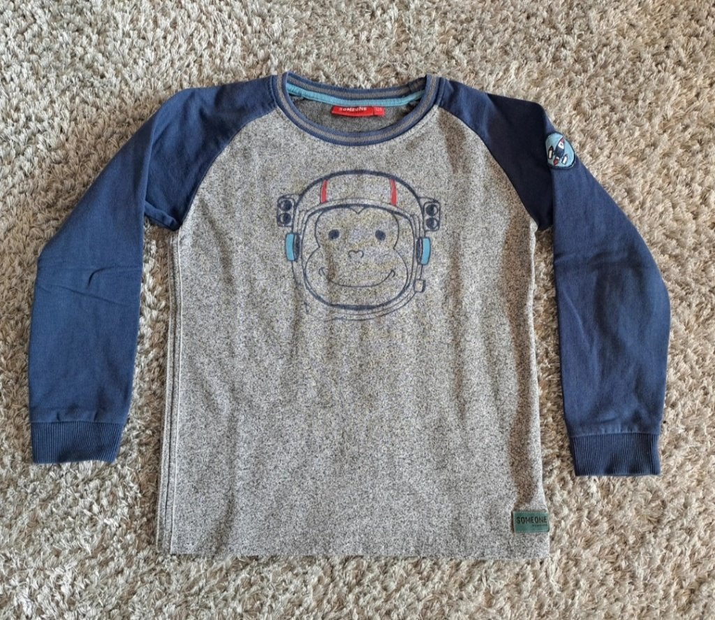 Grijs/blauwe sweater met opdruk, Someone, Kinderen en Baby's, Kinderkleding | Maat 128, Gebruikt, Trui of Vest, Ophalen of Verzenden