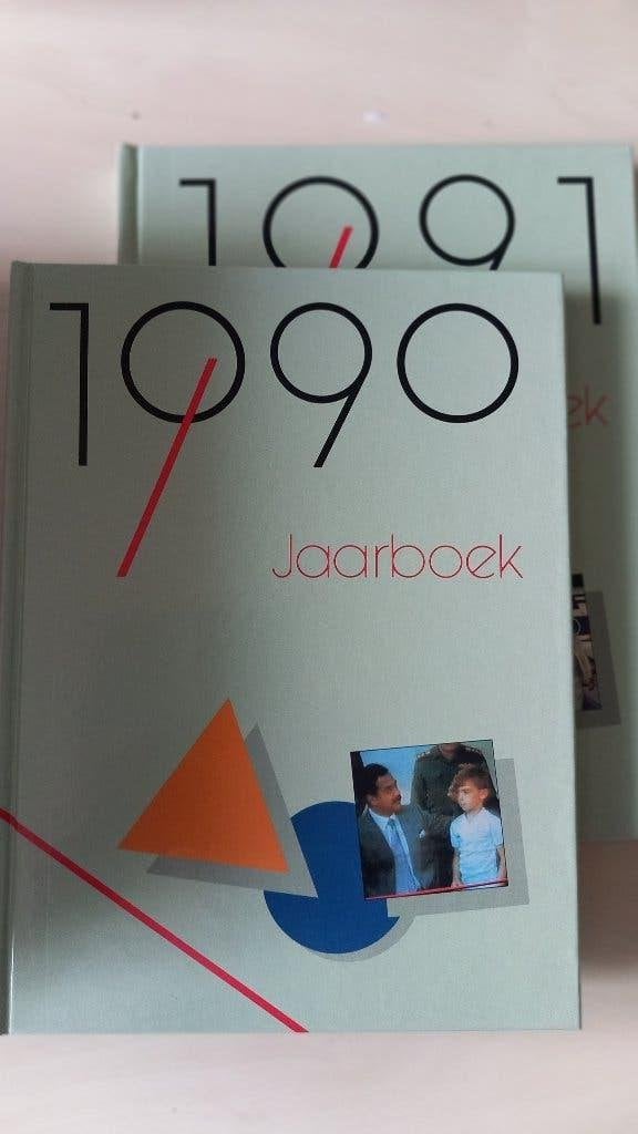 Diverse ARTIS historia boeken (jaarboek '90 & '91 en andere), Ophalen