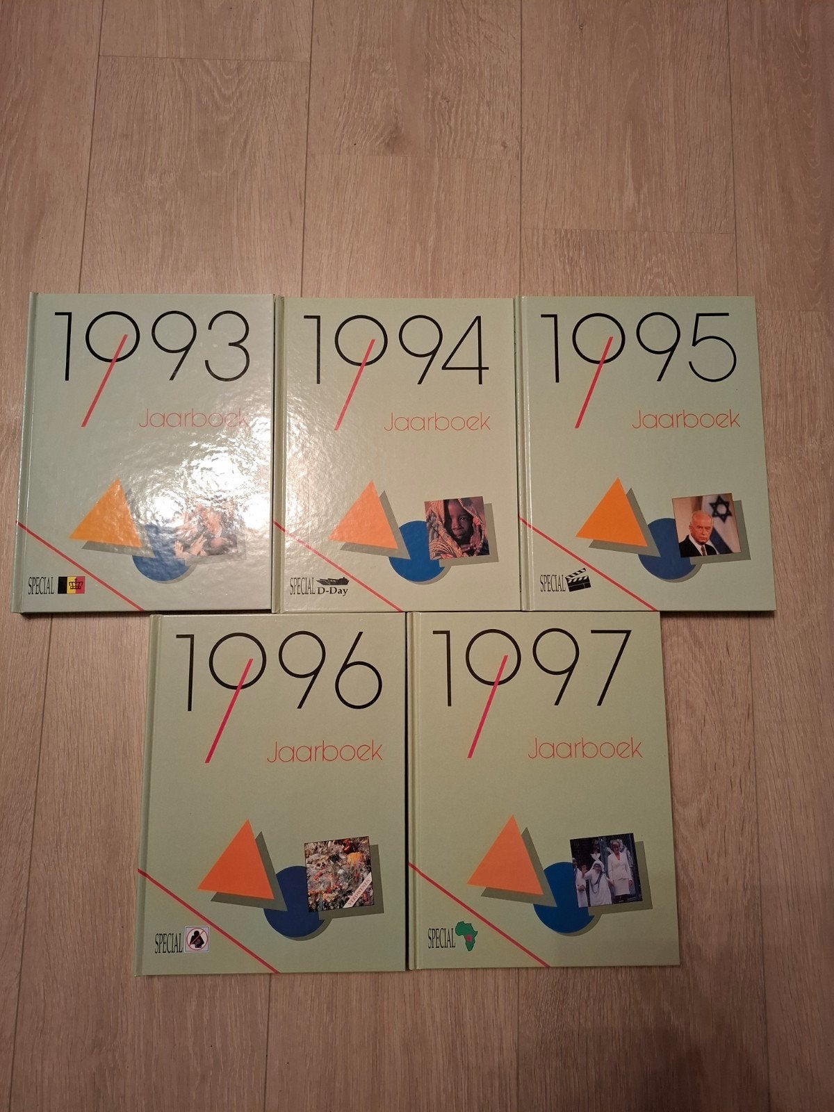 jaarboeken 1993 tem 1997 artis historia 5 st samen 3 euro, Ophalen