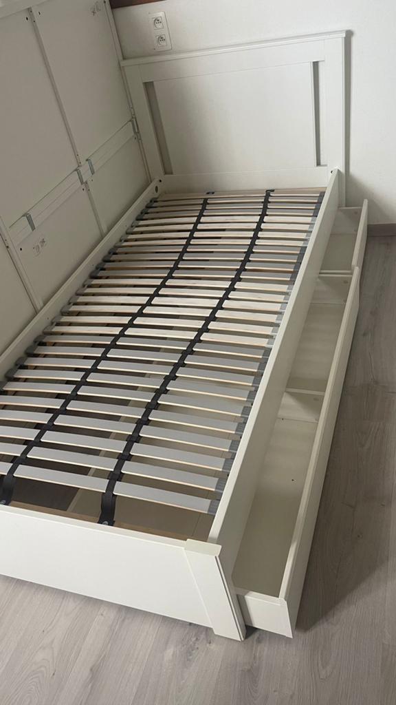 Ikea bed, Huis en Inrichting, Slaapkamer | Bedden, Ophalen, Gebruikt, Eenpersoons, Wit