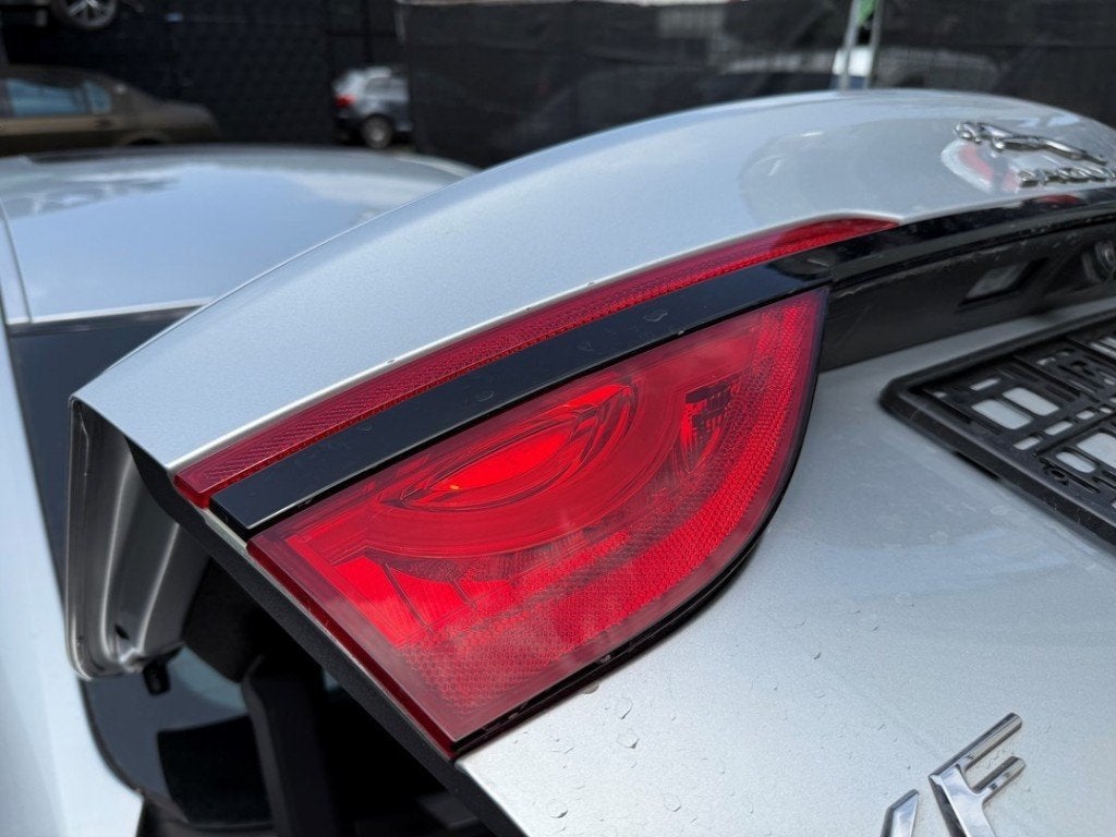 FEU ARRIÈRE GAUCHE XF (X260) (|T2H18980|GX6315K273AG|), Campus Kronberg 7
61476  Kronberg im Taunus, DE, Utilisé, Jaguar, Jaguar Land Rover Deutschland GmbH
