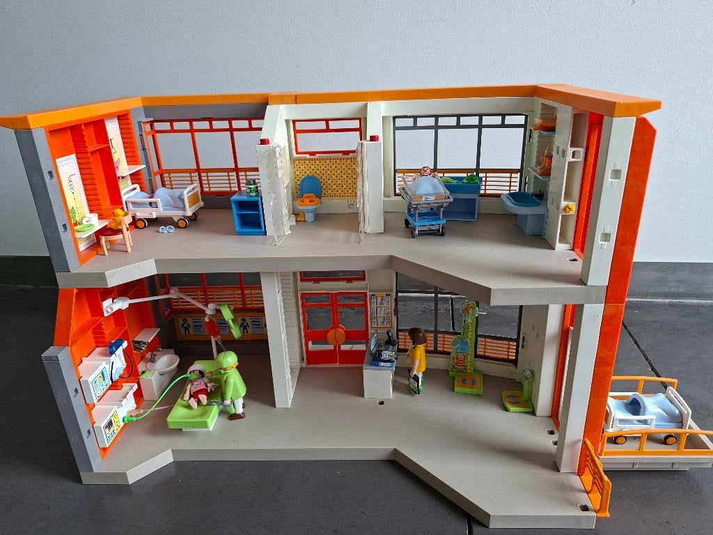 Playmobil Kinderziekenhuis 6657, Kinderen en Baby's, Ophalen, Gebruikt, Gebouw, Complete set
