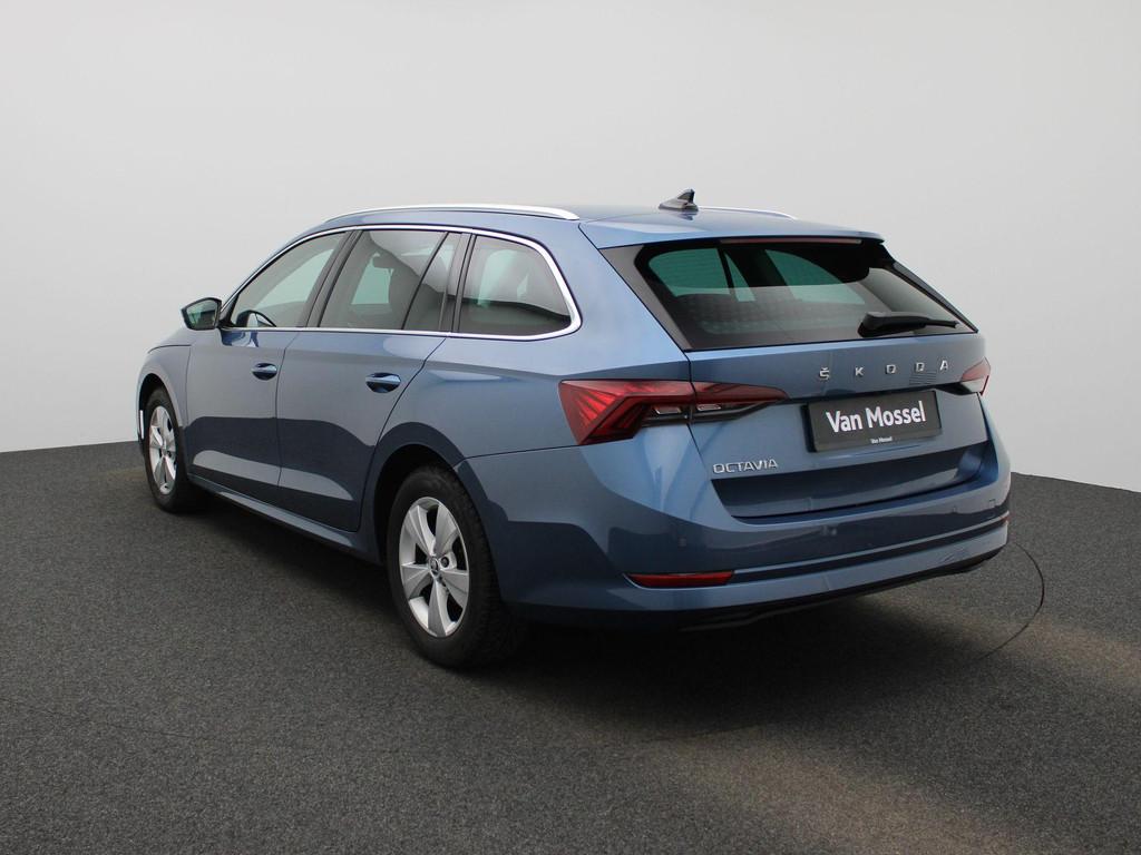 Skoda Octavia Combi 2.0 CRTDI 85kW Ambition Zetelverwarming, Auto's, Voorwielaandrijving, Stof, Gebruikt, https://public.car-pass.be/vhr/6280def6-9bce-4f36-bc47-d367b95cc5e0