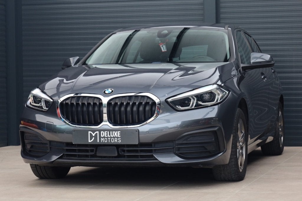 BMW 118 i Hatch Navi Led Cruise Pdc Garantie, Zwart, 5 deurs, 3 cilinders, 1499 cc