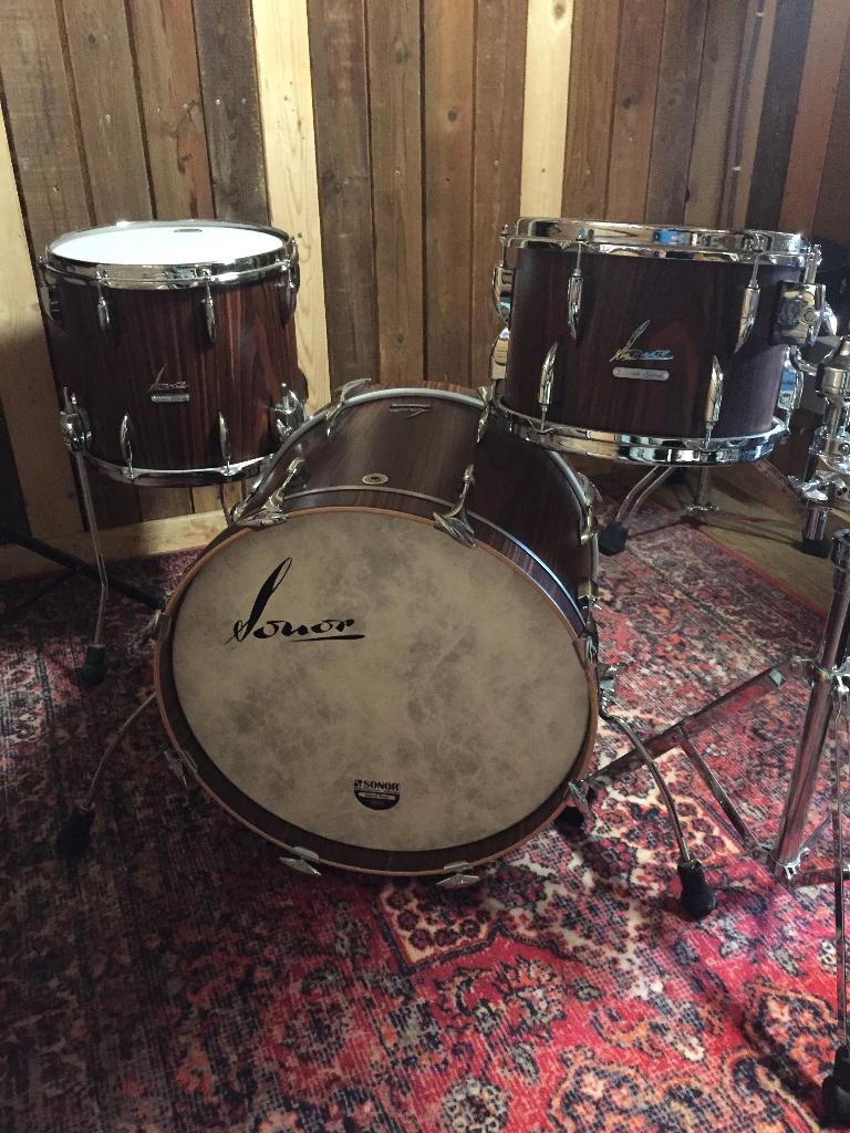 Drumstel Sonor Vintage 20” 3pc Rosewood Semi Gloss, Muziek en Instrumenten, Drumstellen en Slagwerk, Ophalen, Zo goed als nieuw