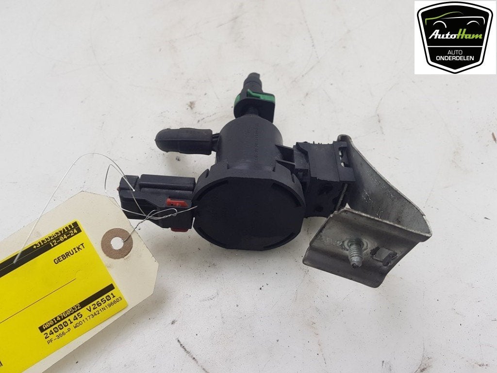 VACUUM VALVE CLA (117.3) (|A0014760532|A0004760600|), Utilisé, Mercedes-Benz