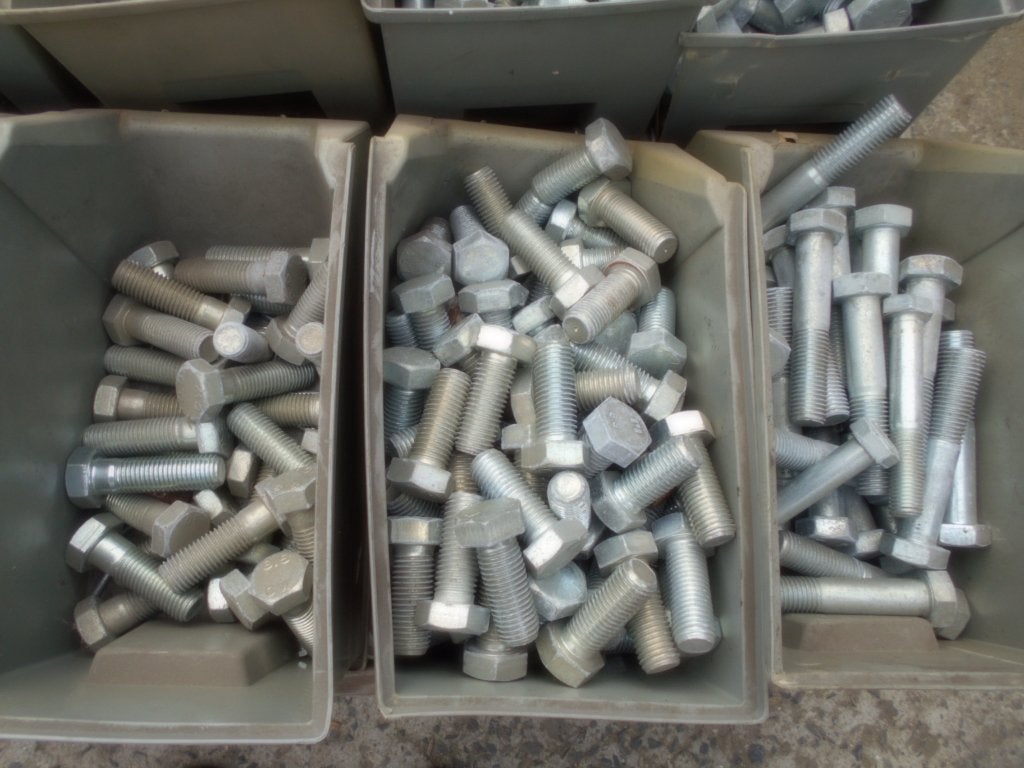 nieuwe bouten en moeren, Ophalen, Nieuw