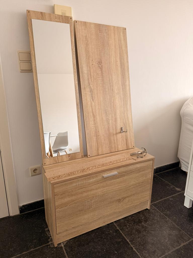 Schoenkast met Spiegel, Ophalen