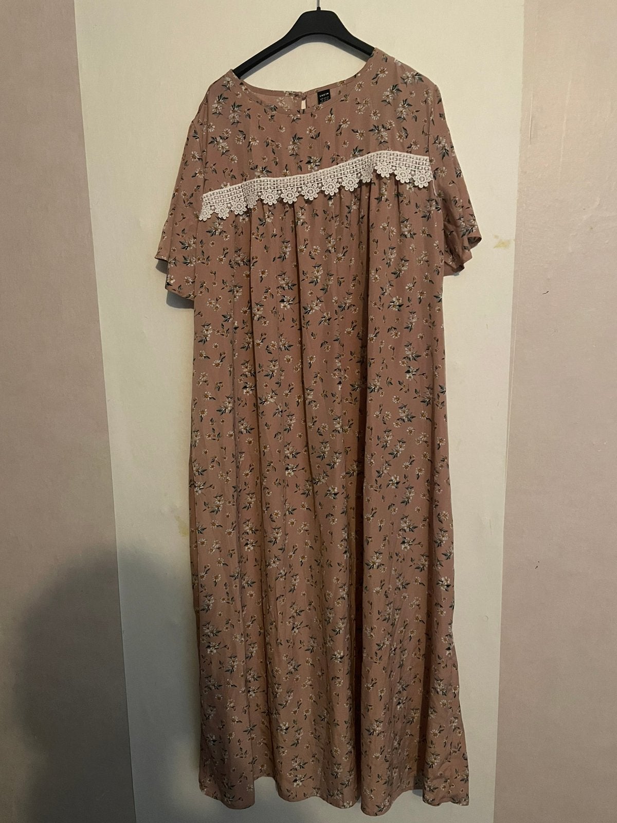 tapis, Vêtements | Femmes, Robes, Enlèvement, Comme neuf, Taille 46/48 (XL) ou plus grande