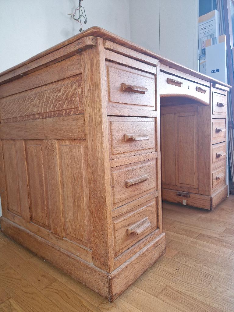 Antiek bureau, Ophalen