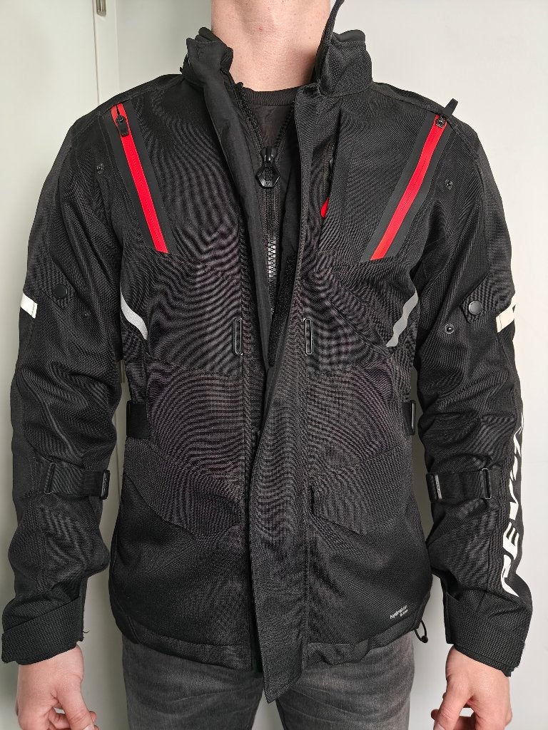 REV’IT! Move H2O motorjas M (4 seizoenen + rugprotector), Motos, Vêtements | Vêtements de moto, Manteau | tissu, Hommes, Seconde main
