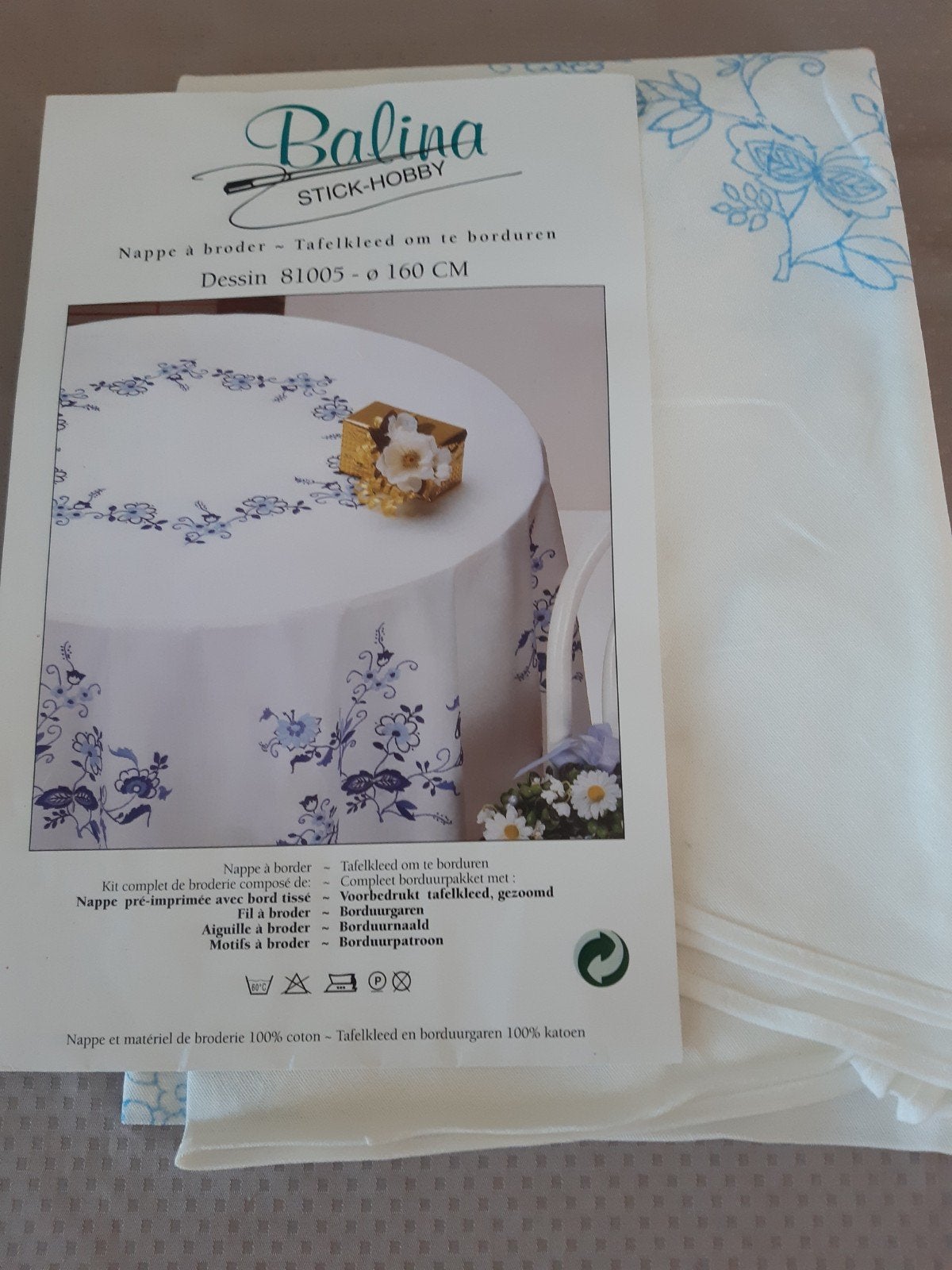 Borduurset tafelkleed, Hobby en Vrije tijd, Borduren en Borduurmachines, Ophalen of Verzenden