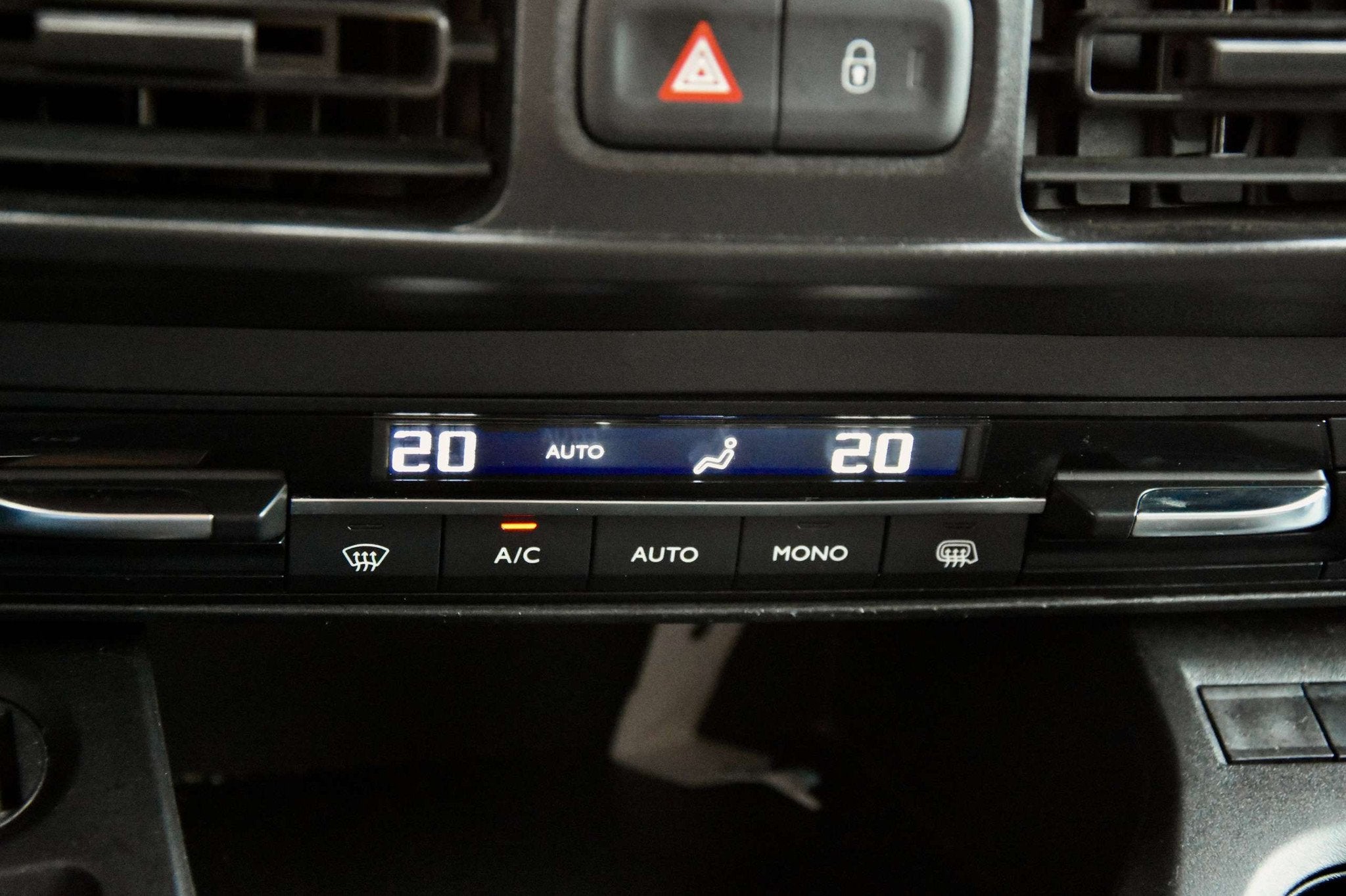 Citroën Berlingo 1.5 BlueHDi * LICHTE VRACHT * CAMERA * 3 Z, Gebruikt, 4 cilinders, Citroën, Wit