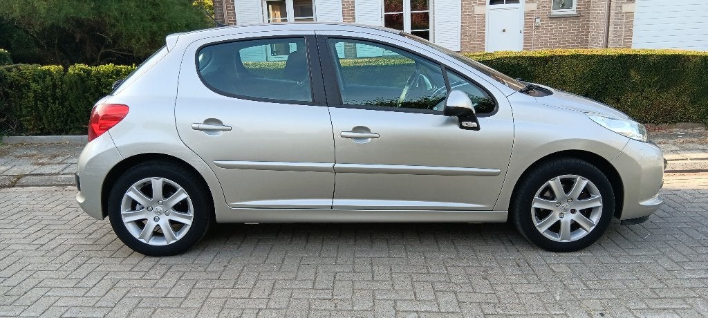 Peugeot 207 * Automatique * 1er propriétaire *, Achat, Entretenue par le concessionnaire, 5 portes, Automatique