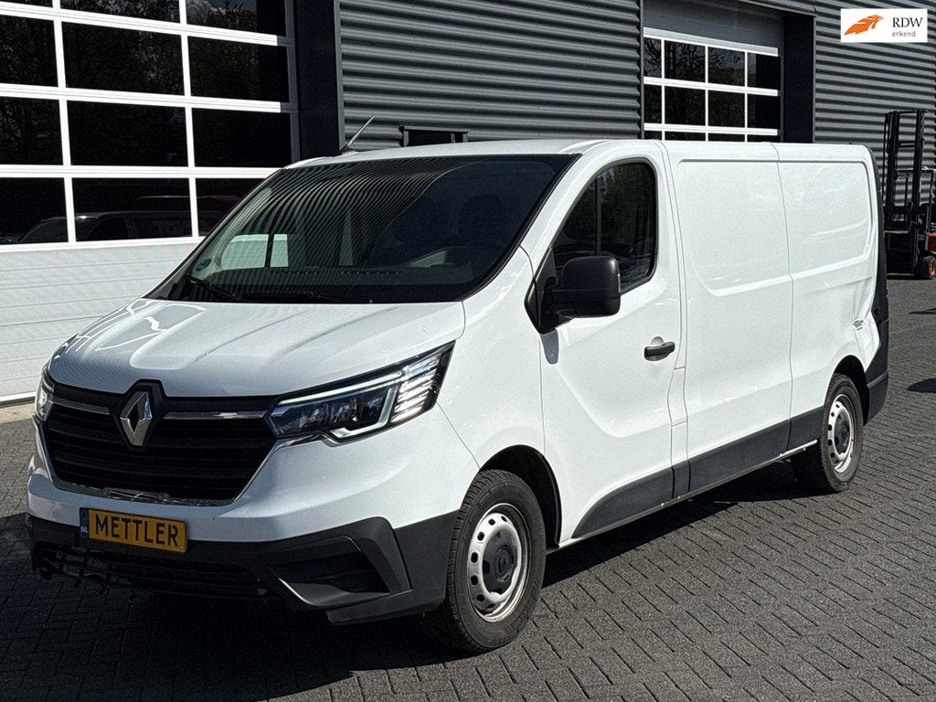Renault TRAFIC 2.0 dCi 130 T30 L2H1, Navigatie, Camera, Crus, Auto's, Bestelwagens en Lichte vracht, Voorwielaandrijving, Gebruikt
