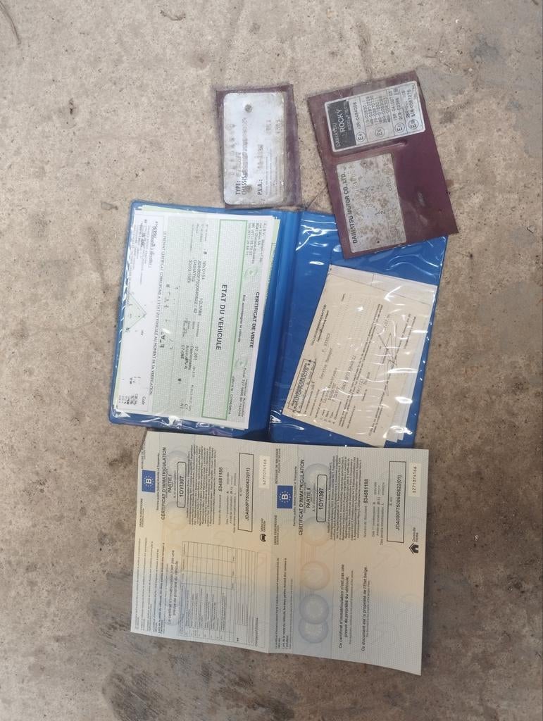 Papiers pour Daihatsu Rocky, Daihatsu